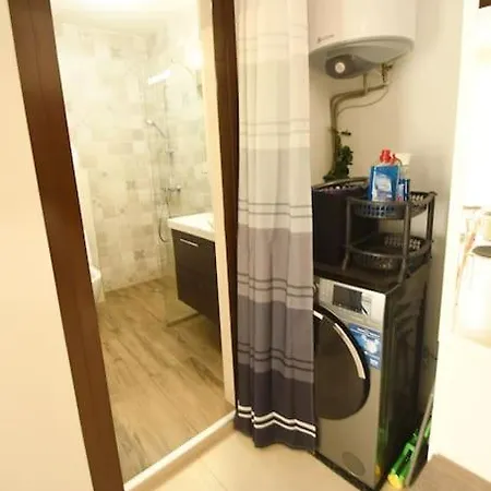 Inb Banishora Spot *