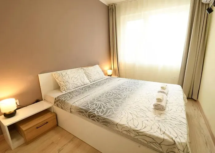 Inb Banishora Spot Sofia